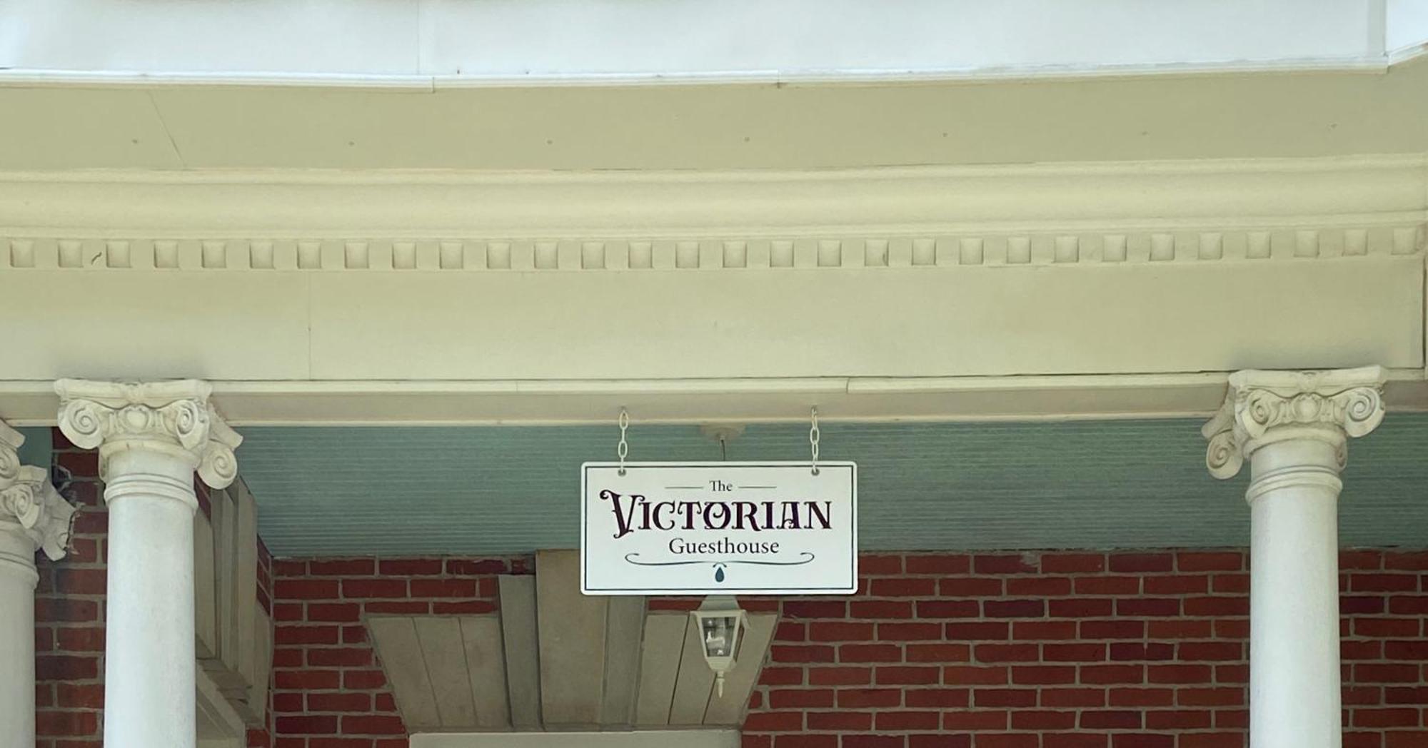 The Victorian Guesthouse デルフォス  エクステリア 写真